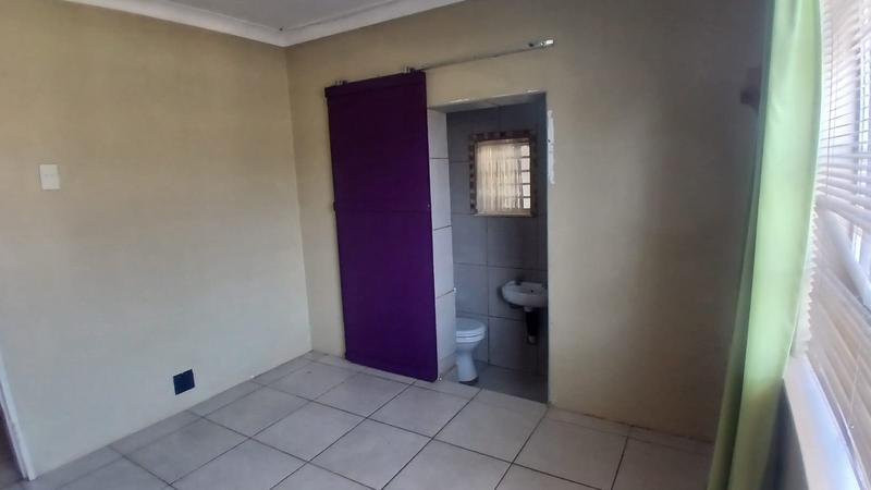 5 Bedroom Property for Sale in Uitsig Free State